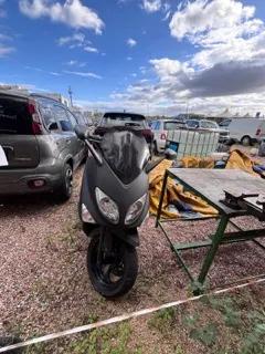 Motociclo Yamaha TMAX tg. BD 407.. colore nero (IN LOCO)Totalmente sprovvisto di documenti e chiaviATTENZIONE: LE OPERAZIONI DI VENDITA SI SVOLGERANNO ESCLUSIVAMENTE PER VIA TELEMATICA SUL SITO IVGWEB.FALLCOASTE.IT