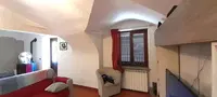 Fabbricato che si sviluppa su due piani fuori terra,...