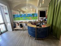 Mobile ingresso/bancone composto da due pezzi in legno...