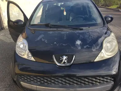 Autovettura Peugeot 107Per visionare la documentazione disponibile, si invitano le parti interessate a visitare la pagina dell'asta sul portale www.industrialdiscount.it - codice asta 9799