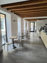 LOTTO 6: Locale commerciale ad uso Bar/Tavola calda...