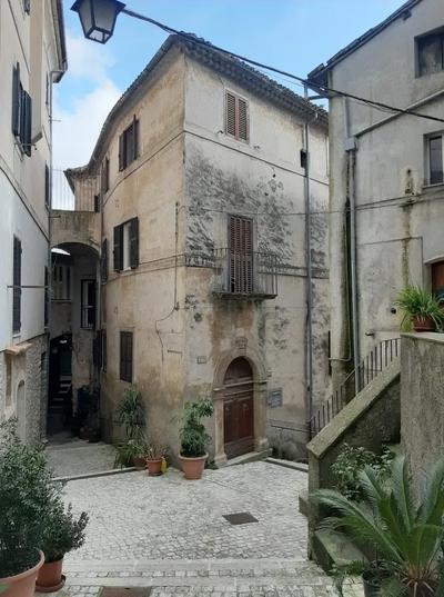 In Comune di Bassiano (LT) – Via del Plebiscito n. 15 – piena proprietà di...