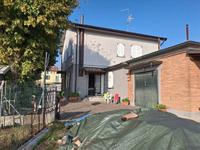 Piena proprieta' di appartamento posto al piano primo,...