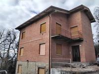 Piena proprieta' di appartamento posto al piano primo,...