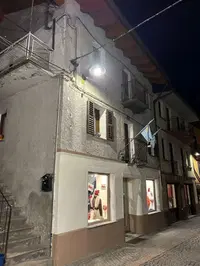 Appartamento di 101 mq al piano primo composto da...