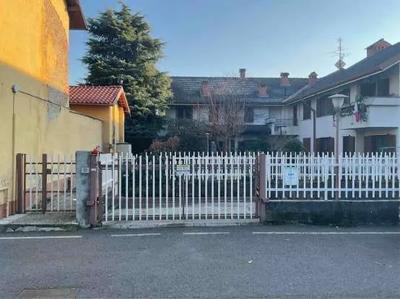 LOTTO 1 (CORPO 1 + 2 + 3 + 4) Piena proprietà abitazione (sub. 701 - A/3)...