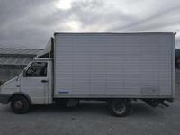 LOTTO 4: Autocarro Iveco Daily 35-10 targato TVA07493...