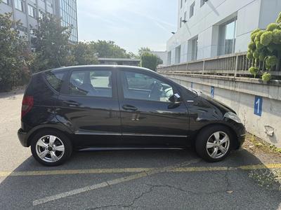 Autovettura Mercedes Classe A targata EA765RC