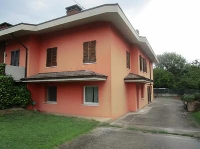 Villetta con garage 