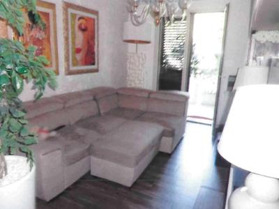 Appartamento al primo piano (sub 168) con box auto (sub 163), ad Acireale (CT), via degli Argentieri Acesi 18. Superficie commerciale totale: 126 mq Per maggiori informazioni visitare il portale www.quimmo.it - Codice annuncio 2516038