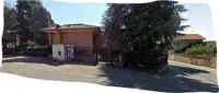 Complesso residenziale e studio privato oltre a locali...