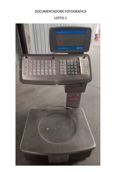 Lotto unico composto da Bilancia elettronica professionale peso-prezzo-importo, Bilancia Elettronica peso-prezzo professionale, Bilancia elettronica peso-prezzo-importo da banco, lavasciuga pavimenti professionale, n. 4 registratori di cassa,  postazione computer completa e materiale merceologico eterogeneo, riconducibile a rimanenze di attività commerciale.