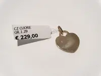 (Lotto n.1837) un ciondolo in oro giallo 18 kt a forma...