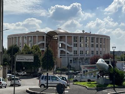 Lotto 2: Piena ed intera proprietà costituita da una porzione di un fabbricato adibito ad "Edificio Scolastico"