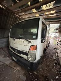 Lotto 3: Autocarro Nissan Cabstar con cassone a sponde...