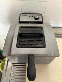 Pign.3 - FORNO MARCA "SMEG" + Pign.7 - AFFETTATRICE AUSONIA 190 230V-50Hz 100W, ART CODE 90000, SERIAL N. 20240501367 + Pign.8 - FRIGGITRICE PRINCESS. I BENI SONO VISIONABILI PRESSO LA NOSTRA SEDE A PARTIRE DAL GIORNO 14/07/2026 DAL LUNEDI AL GIOVEDI DALLE 09.30-12.30, IL VENERDI DALLE 09.30-12.30