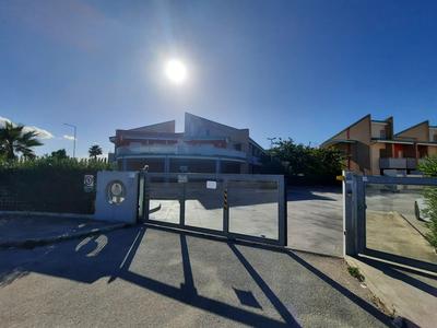 LOTTO 3: Unità immobiliari inserite in un complesso...