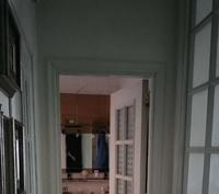 Appartamento ubicato al secondo piano di un edificio...