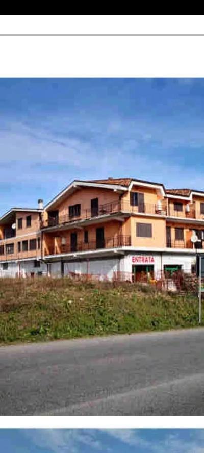 Bene N° 1 - Appartamento ubicato a Lariano (RM) - Via Napoli n. 175, interno C/5, piano 2Bene N° 2 - Garage ubicato a Lariano (RM) - Via Napoli n. 175, piano S1