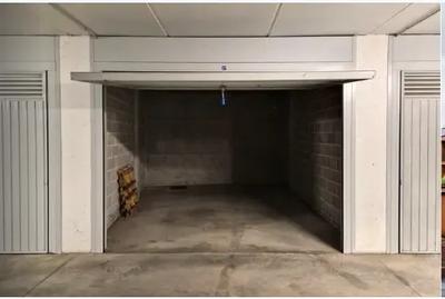 BOX AUTO  SINGOLO (SUB 24) in zona residenziale .Per maggiori informazioni...