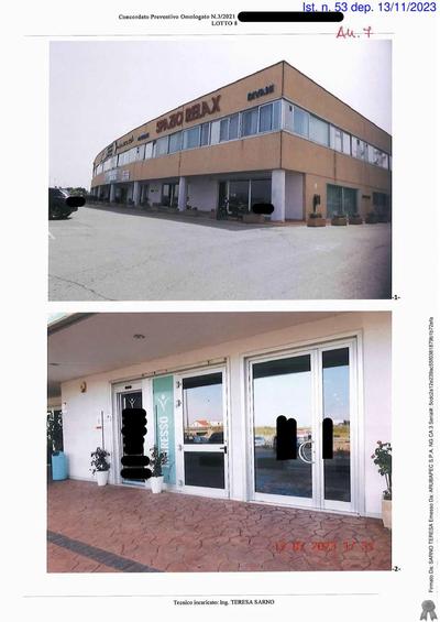 Piena proprietà per la quota di 1000/1000 di due unità immobiliari della complessiva superficie catastale lorda di mq 2.657, costituenti la copertura piana del fabbricato "Centro Polifunzionale La Vida" sito in Termoli alla via dei Palissandri 8. La struttura polifunzionale è stata realizzata a partire dall'anno 2008 e nei successivi anni è stata oggetto di ampliamenti e modifiche interne. L'accesso al piano è possibile dalla scala A condominiale e dall'ascensore.