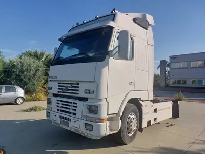 Trattore stradale VOLVO FH16 - 520Per visionare la documentazione...