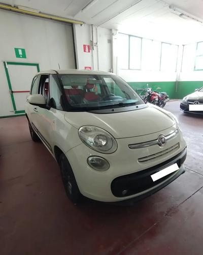 Autovettura FIAT 500L, targata ET177SH, anno prima immatricolazione 2014, n. telaioZFA19900005106513 alimentazione benzina/metano, cilindrata 875 cmc, potenza 62,50 kW, omologata per n. 5 posti a sedere, rilevati da contachilometri circa 195.297 km, provvista di due chiavi e documento unico. Revisione scaduta ad aprile 2026.