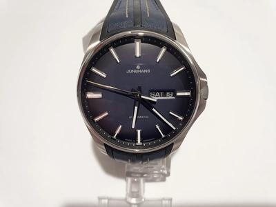 (Lotto n.1742) un orologio marca Junghans automatic con cinturino in pelle...
