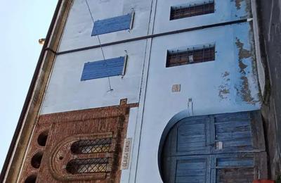 Compendio immobiliare costituito da tre unità a destinazione residenziale