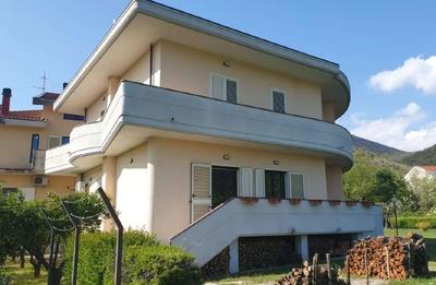 Corpo F: Piena proprietà di terreno in stato di abbandono con vegetazione spontanea