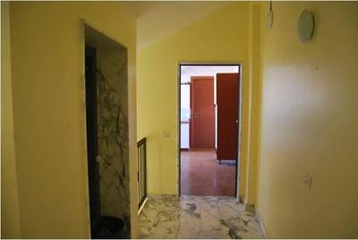 Appartamento ubicato al terzo piano di una palazzina condominiale
