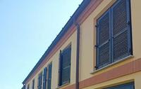Porzione di casa posta al piano terreno e primo con box.