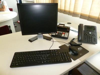 Mobilia di arredamento (scrivanie, tavoli, sedie, poltrone, armadi, front-office, …) e tutti gli accessori (pc, stampanti, telefoni, …) presenti negli ambienti destinati sia ad ufficio e sia alla vendita, come meglio descritti nella perizia di stima allegata pubblicata unitamente all’avviso di vendita. Vendita competitiva telematica sul portale www.astemobili.it - Gruppo Edicom.  