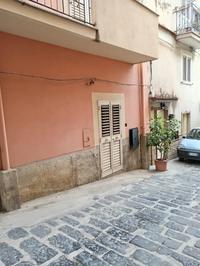Immobile a tre elevazioni fuori terra, sito in Siculiana...