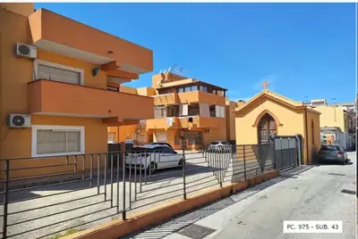 Lastrico solare al piano terzo (Pc. 975 - Sub. 43), a Villafranca Tirrena,...