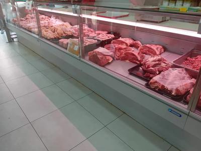 Bancone frigo Paston frigo di circa 8 mt, affettatrice marca Amb