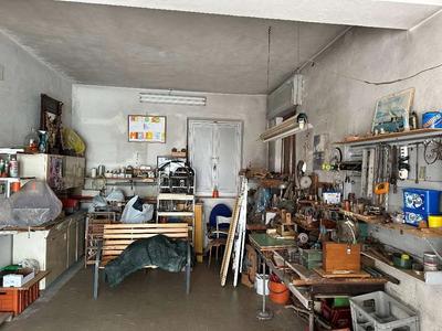 Appartamento piano terra fronte mare con un locale garage e due ripostigli sito in Porto Sant'Elpidio via Pescara 5 angolo via Faleria/Lungomare sud