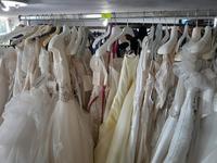 LOTTO 19: N.31 ABITI DA SPOSA