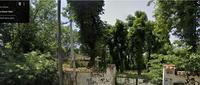 fabbricato (ex Villa Diana) su due livelli da ristrutturare di mq 564, contornato da area parzialmente asfaltata e parzialmente a verde, con accesso dall'unica strada che scende a Sistiana Mare, altezza della chiesetta antica; nell'area si trova altro piccolo edificio, ad un piano fuori terra ed un piano seminterrato. Ci sono anche due terreni costituiti da boscaglia non edificabili coni 5 ruderi. La proprietà include anche la strada parzialmente asfaltata, che porta alla viabilità principale. 