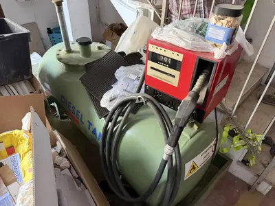 FILIERA MARCA RIDGID MOD. 1822, CISTERNA 490 LITRI AMPA SPA CK 50, MQ. 60 PANNELLI PER IMPIANTO RADIANTE, VASO DI ESPANSIONE GLOBALWATER HWB-INT 300LV, STIGLIATURA BIANCA A TRE RIPIANI ALTEZZA 1,70 M LUNGHEZZA 6,00 M, SCAFFALE AD ANTE SCORREVOLI PRIVO DELLE ANTE, N. 9 ELEMENTI CALORIFERTI ALUMINIO, MACCHINA STAMPANTE FOTOCOPIATRICE UTASX 2507C - SN VGB05A4865