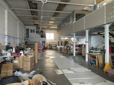 Piena proprietà di Capannone ad uso artigianale o industriale facente parte...