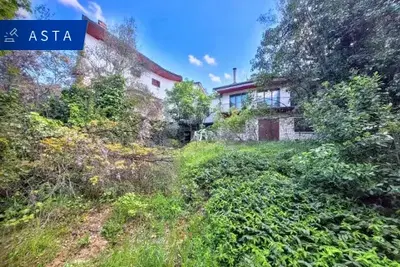 Villa monofamiliare con terreno, sita in Perugia (PG),...