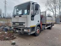Autocarro Iveco con gruPer visionare la documentazione...