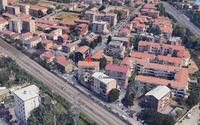Appartamento per la quota di 1000/1000 trilocale al piano quarto privo di ascensore costituito da ingresso, soggiorno con accesso alla cucina non abitabile, due camere e bagno oltre cantina al pian...