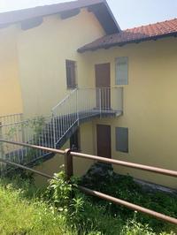 A) appartamento bilocale al rustico con annesso posto...