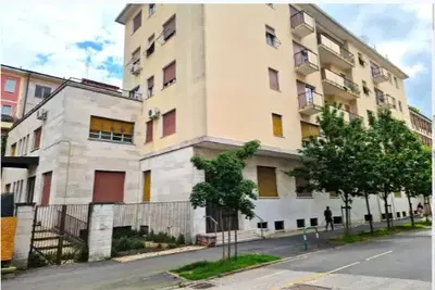 Blocco uffici pubblici a Rovigo (RO), viale Trieste 18. Zona centrale....