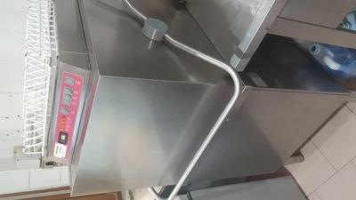 LOTTO UNICO COMPOSTO DA: ATTREZATURE DA CUCINA, BAR, ARREDO DA ESTERNO