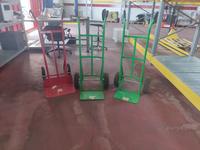 Lotto 13: N. 3 carrellini con portata singola di 200 kg,...