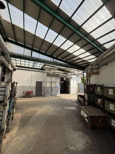 Azienda che svolge attività di produzione e lavorazione dei componenti metallici attraverso processi produttivi quali l'imbutitura, lo stampaggio e la tranciatura ibrida con assemblaggio di altri componenti di acquisto, il tutto come meglio descritto nel “Disciplinare per la vendita del complesso aziendale” e nelle perizie di stima, comprensivo altresì degli immobili e della partecipazione societaria in IMA RO (società di diritto rumeno)