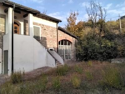 AREA VILLA A e BPiena proprieta' di compendio...